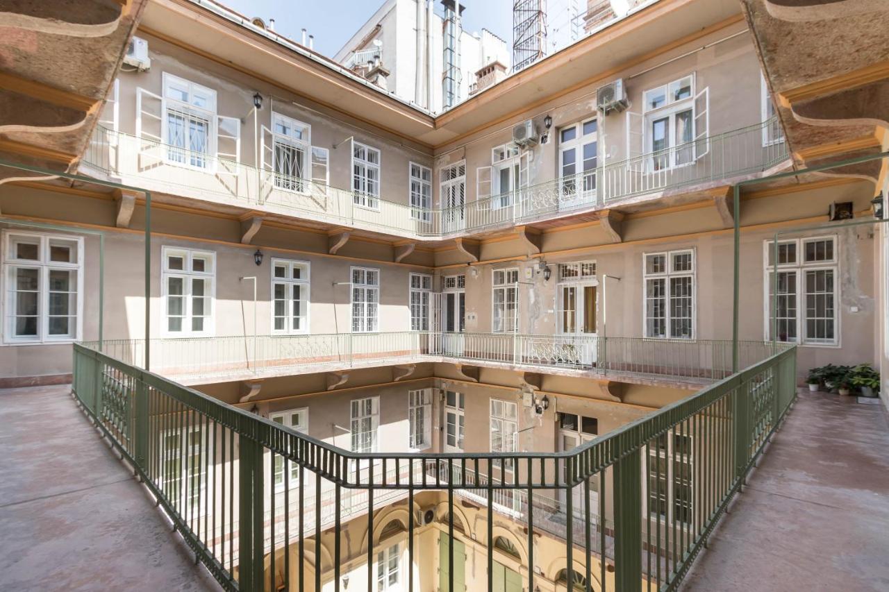 Leda'S Apartment Next To The Danube And Fashion Street Budapest Exterior photo